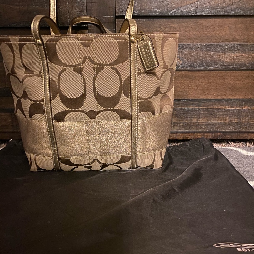 Authentic Coach Purse - Picture 2 of 4